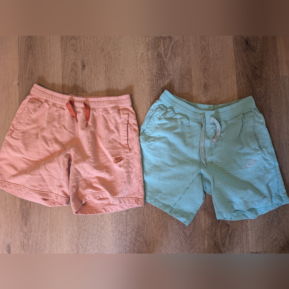 Bundle Of 2 Nike Size L Shorts
